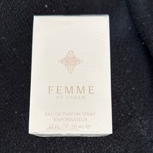 ❤️Usher Femme Eau de Parfum Spray